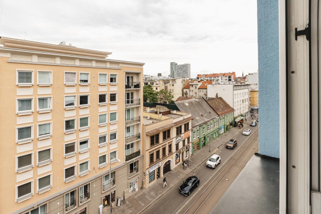 Apartment Friends Bratislava Downtown !!! Luaran gambar